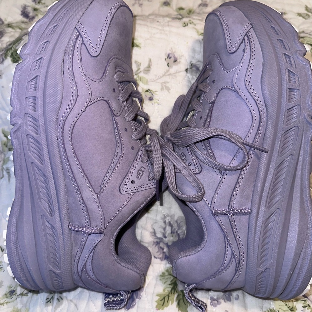 👟UGG- Beautiful, Yes, Beautiful, Light Purple Lace-Up Sneaker Shoes Size 8